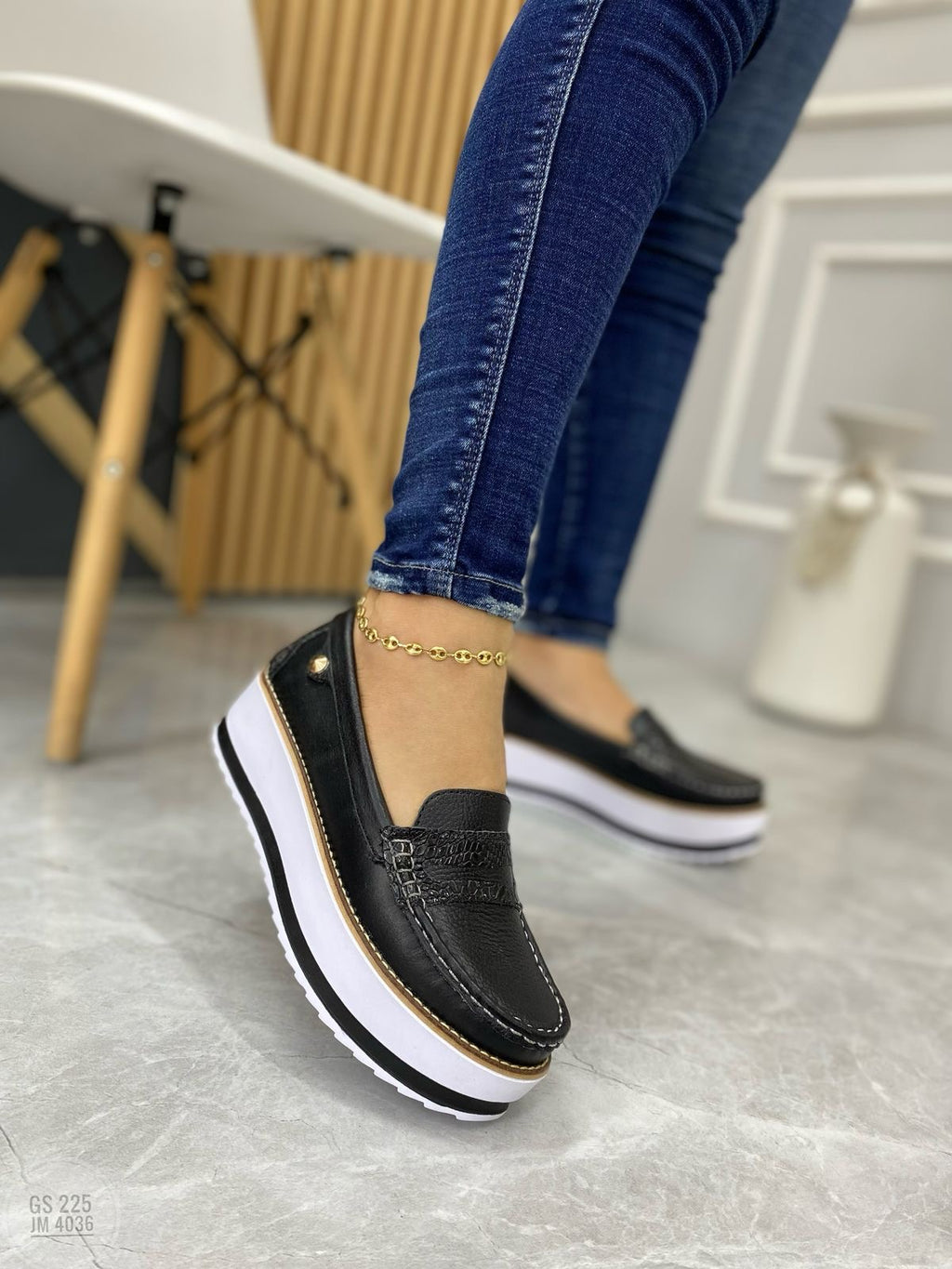 Cuero Mocasin