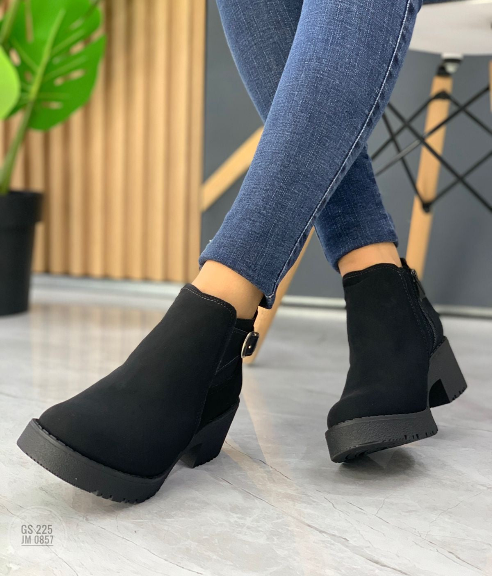 Botas